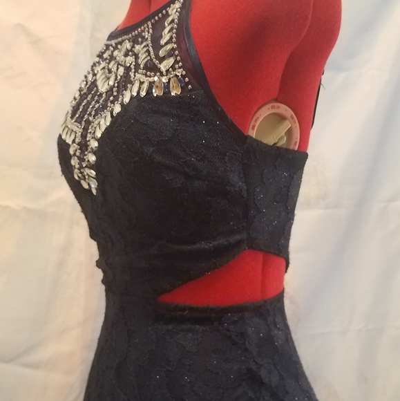 Prom/Pageant/Formal Gown - Picture 3 of 5